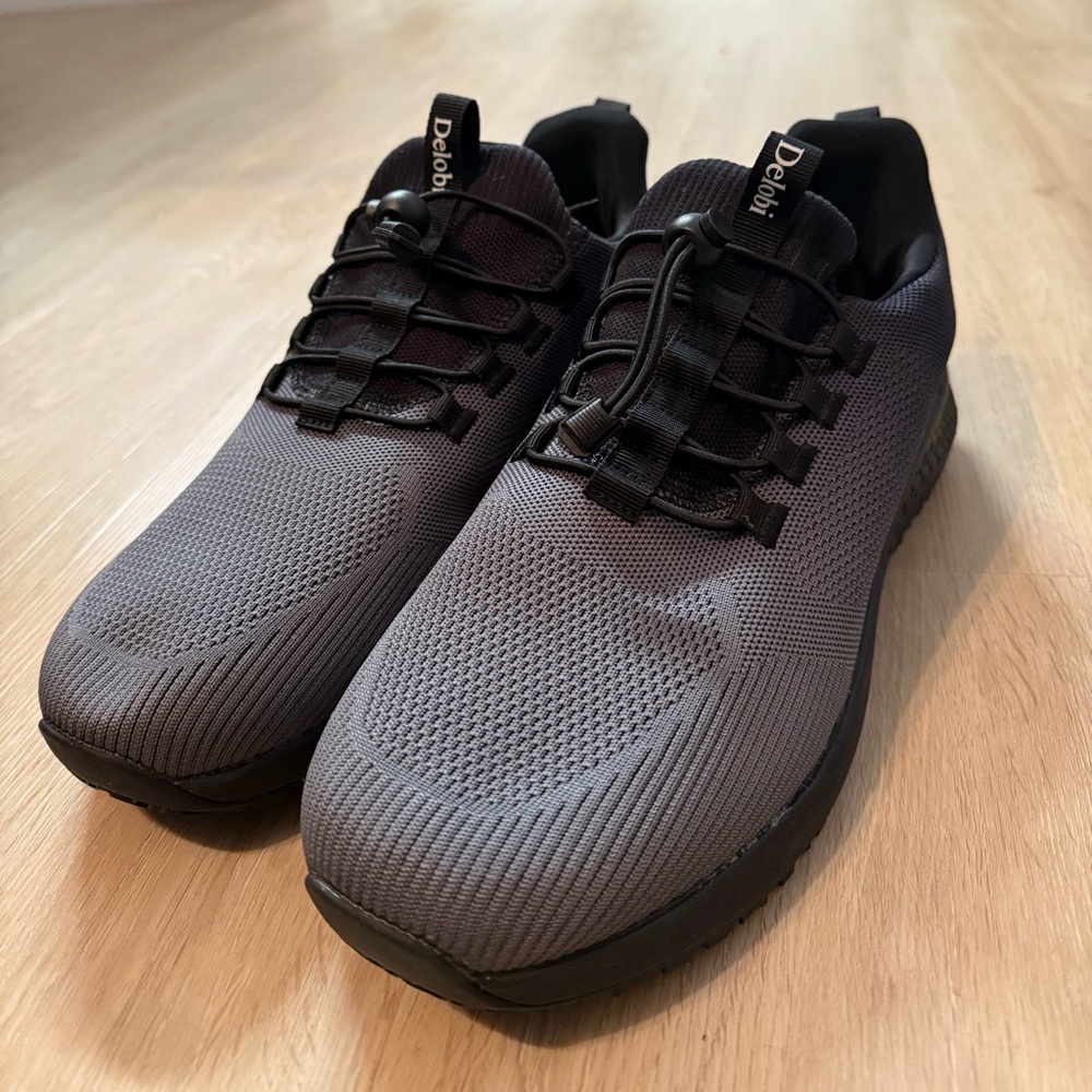 Delobi Men’s Size 11 Sneakers